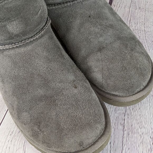 UGG Women's Bailey Button Triplet II Boots - Picture 7 of 10